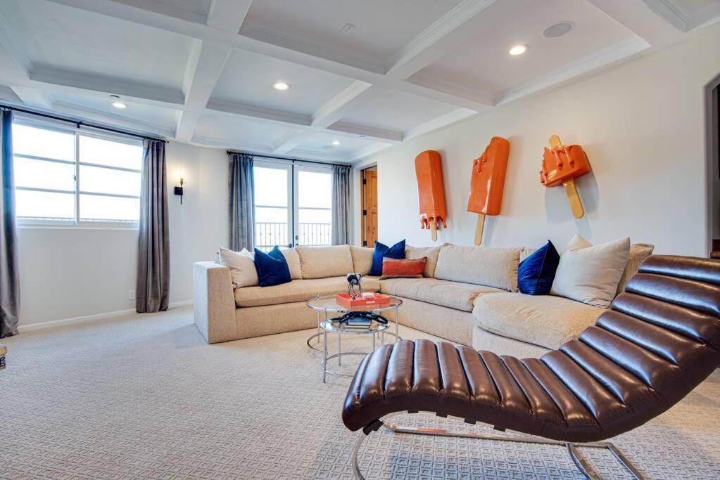 Private Spanish Mansion Perched In The Hills Holiday home Los Angeles
