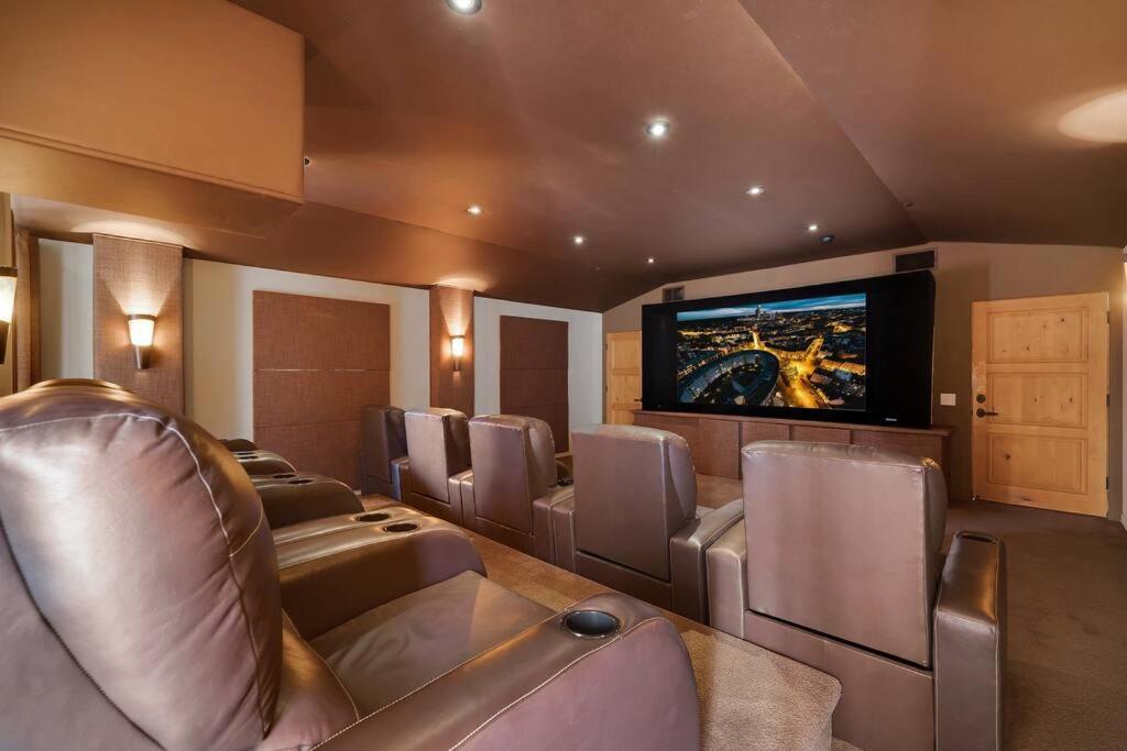 Private Spanish Mansion Perched In The Hills Holiday home